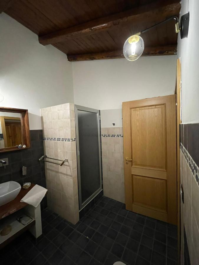 בלפאסו Guest House Le Ginestre Dell'Etna מראה חיצוני תמונה